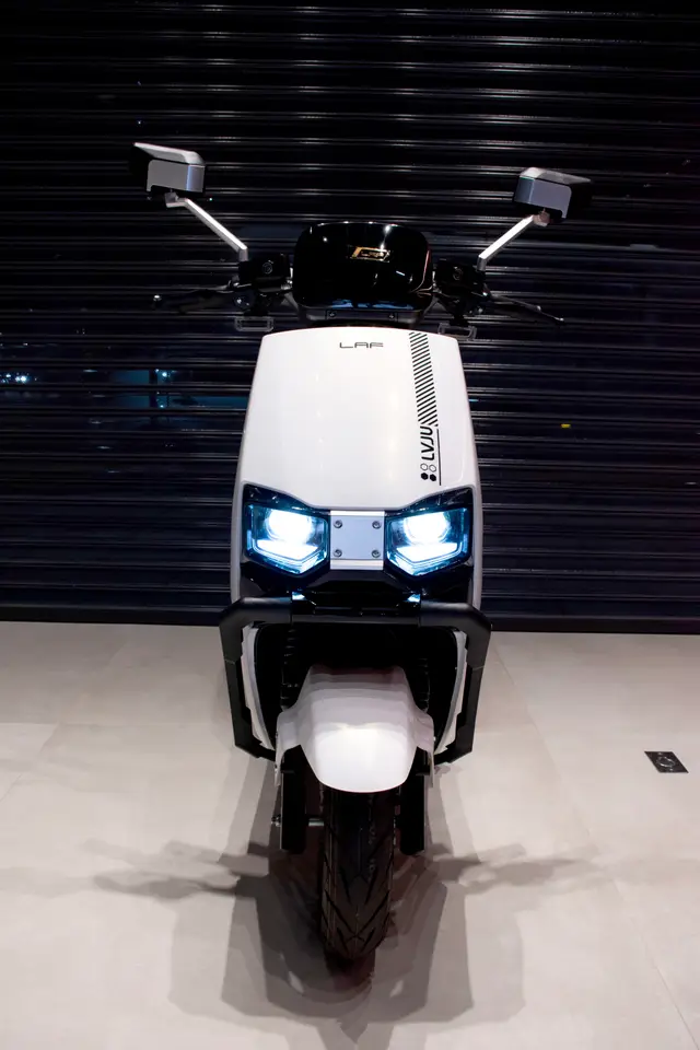 Scooter Elétrica VOLTAGE BRANCA - foto 4