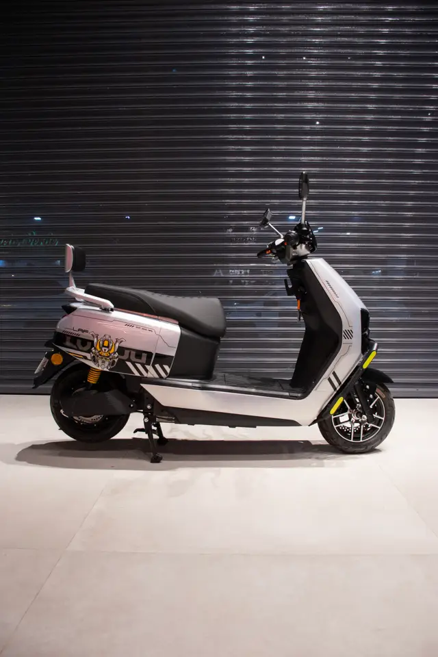 Scooter Elétrica VOLTAGE CINZA na loja MotoVolt em Caçapava