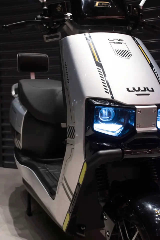 Scooter Elétrica VOLTAGE CINZA - foto 9